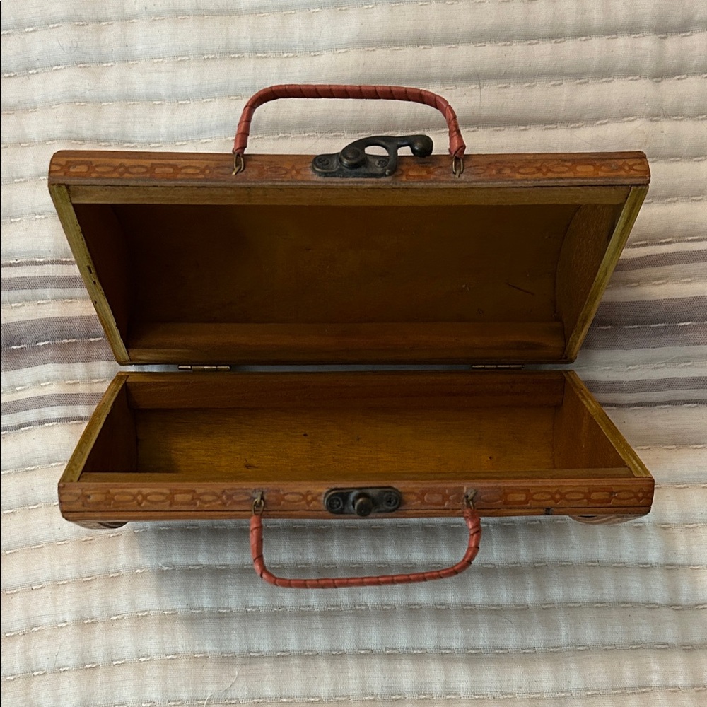 Wooden Box Purse - Picture 4 of 10